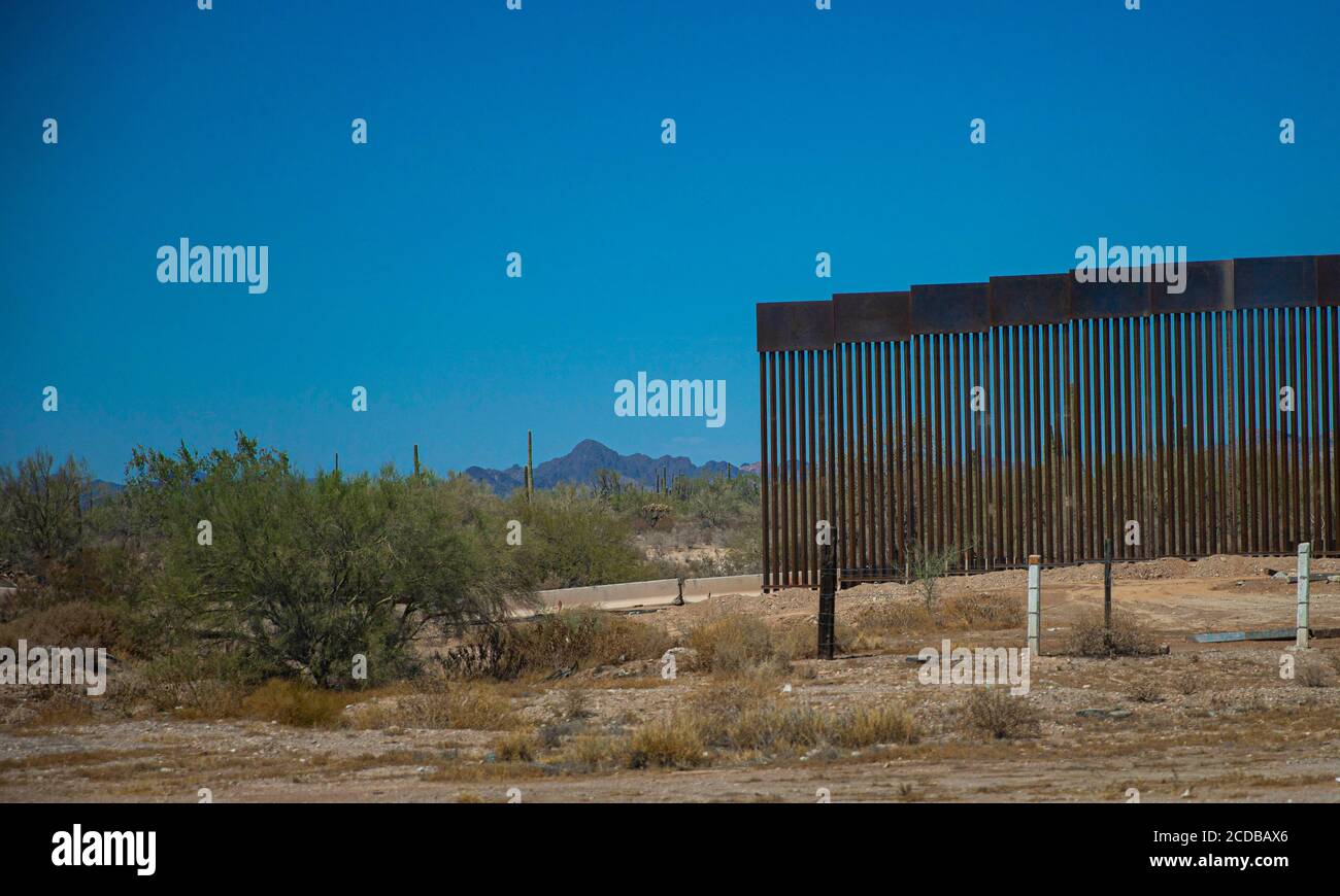 Steel border wall between the Sonora and Arizona strips in the Altar