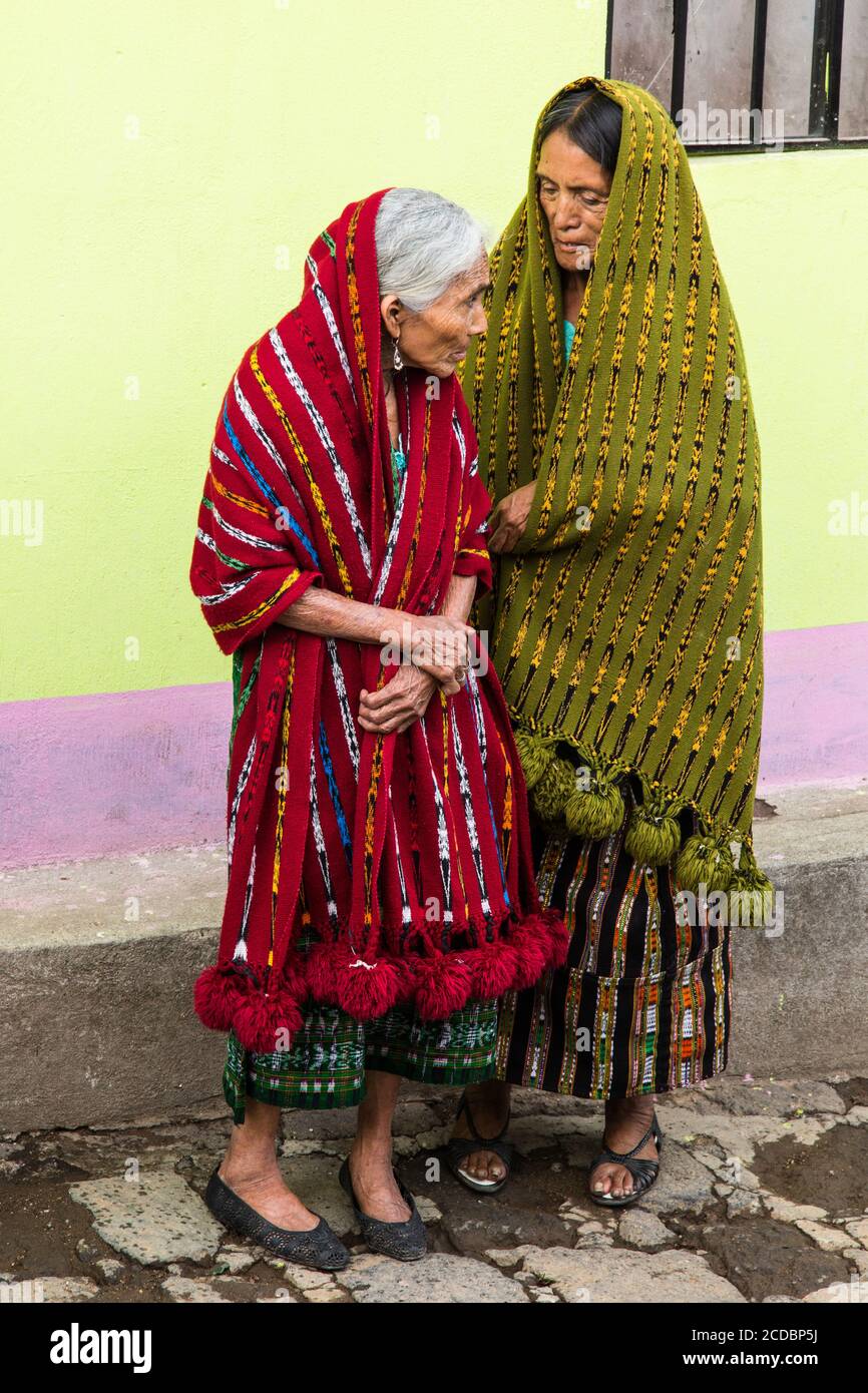 Christian Women Veil Tradition behind Mantilla Ladies Catholic