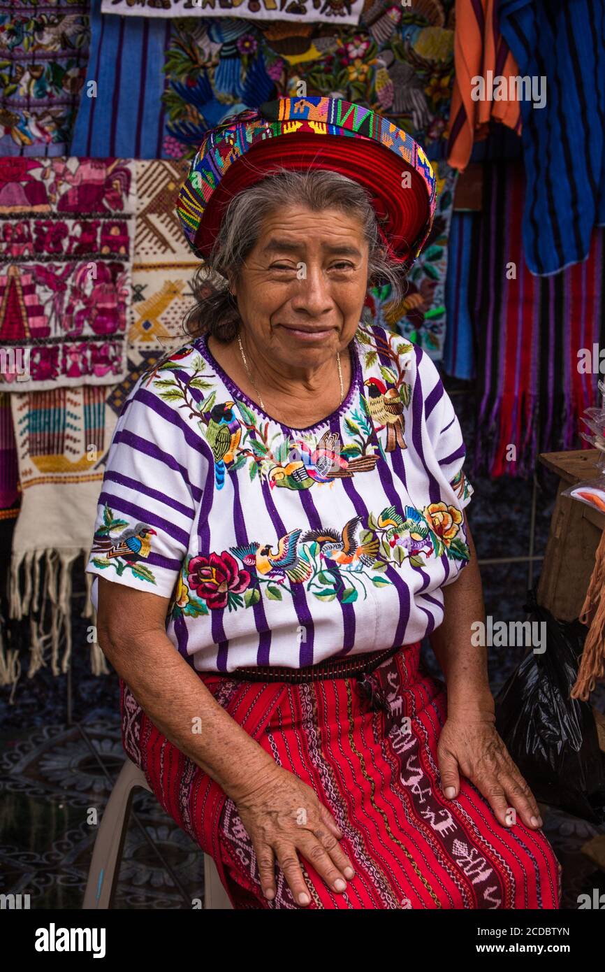 Traje tipico hi res stock photography and images Page 8 Alamy
