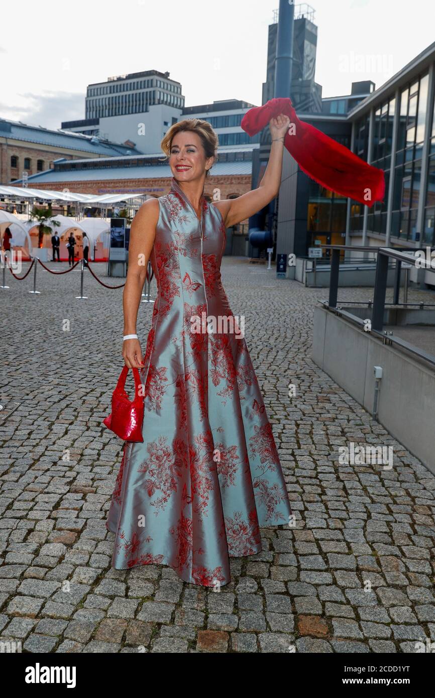 Berlin, Germany. 27th Aug, 2020. Bettina Cramer comes to the summer ...