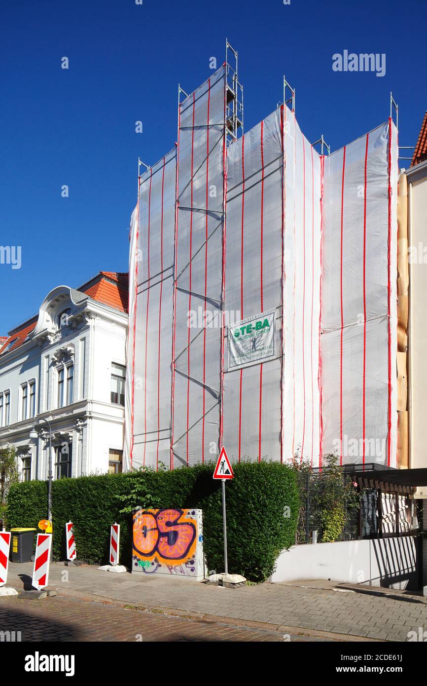 Covering sheet, Building site, Scaffold, House facade, Old building ...