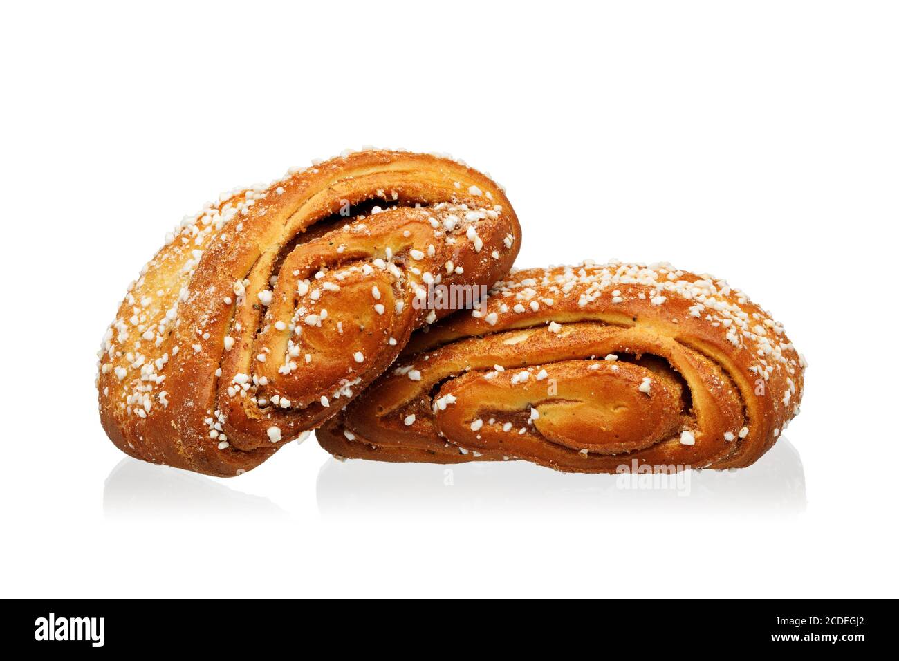 Cinnamon bun isolated on white Stock Photo - Alamy