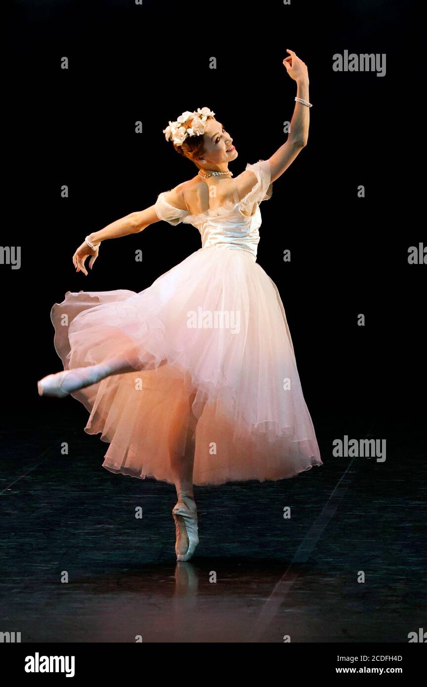 Ksenia Opera Ksenia Solo Ballet