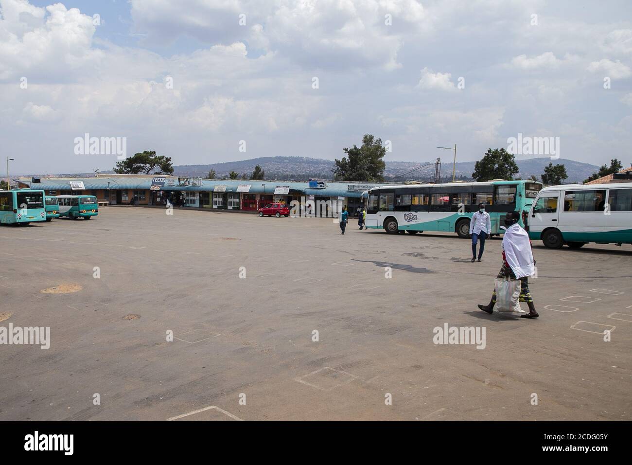 Kigali, Rwanda. 27th Aug, 2020. People wearing face masks are seen at a bus station in Kigali, Rwanda, on Aug. 27, 2020. Rwanda has reinforced efforts to contain the spread of COVID-19 in response to a recent spike in infections. Credit: Cyril Ndegeya/Xinhua/Alamy Live News Stock Photo
