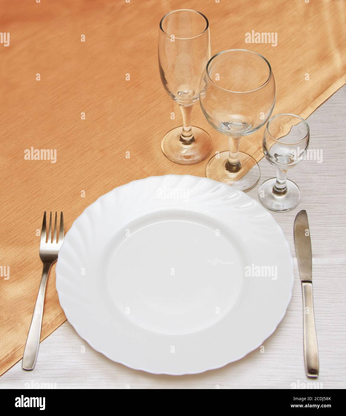 dinner plate, knife and fork Stock Photo Alamy