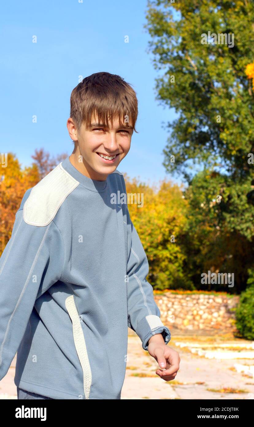 Outdoor teenager hi-res stock photography and images - Alamy