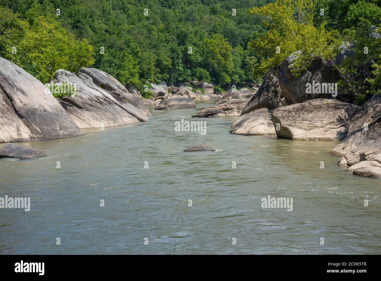 Large boulders below Cumberland Falls on the Cumberland River in southeastern Kentucky Stock Photo