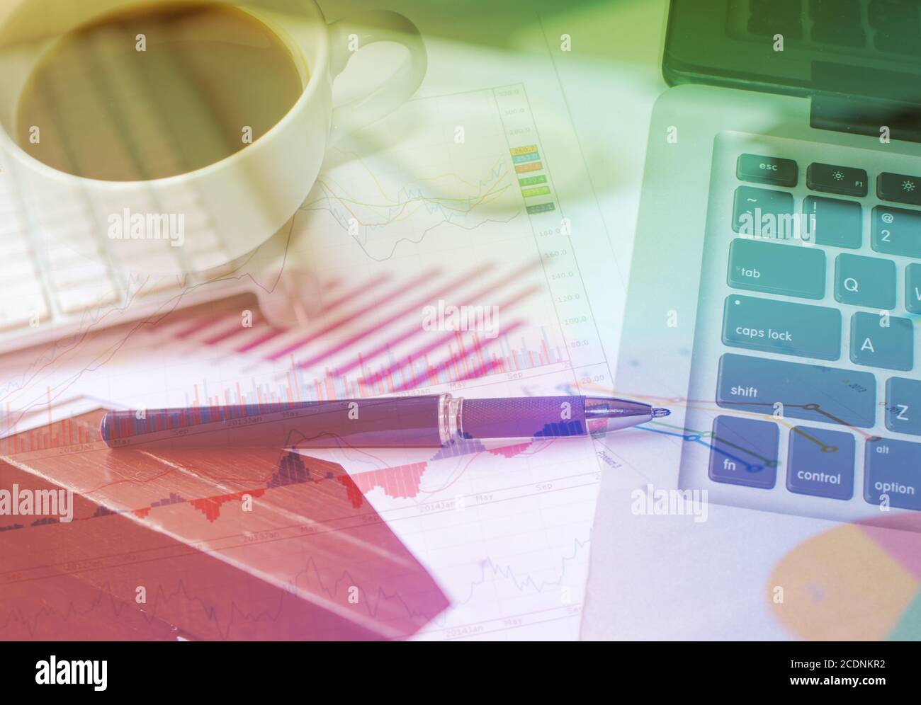 Business growth chart computer hi-res stock photography and images - Alamy
