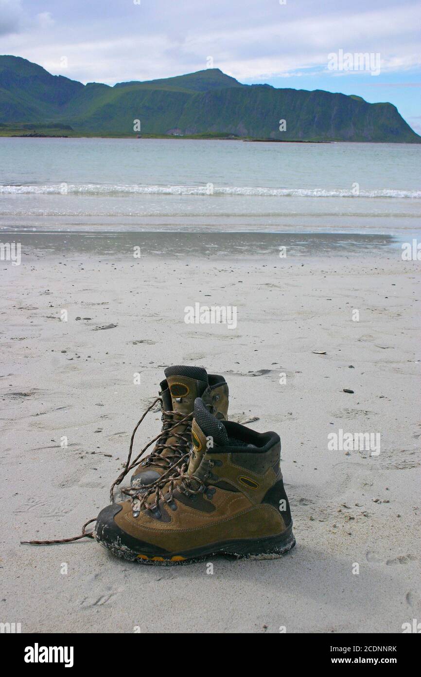 Beach mountain shoes hotsell
