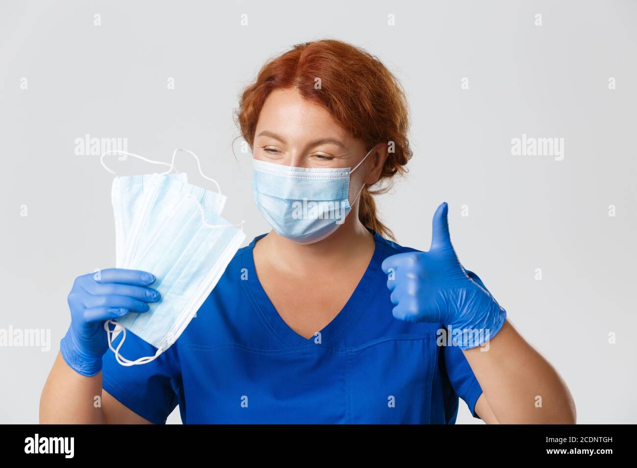 Утилизация медицинских перчаток. Контейнер для сбора использованных масок и перчаток. Утилизация индивидуальной защиты. Производство химикатов. Утилизация индивидуальной защиты.