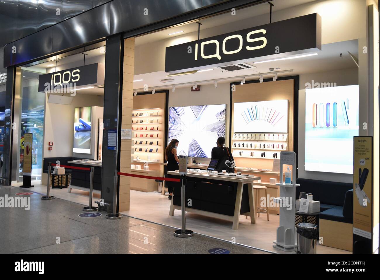 IQOS ELECTRONIC CIGARETTES STORE ENTRANCE Stock Photo Alamy