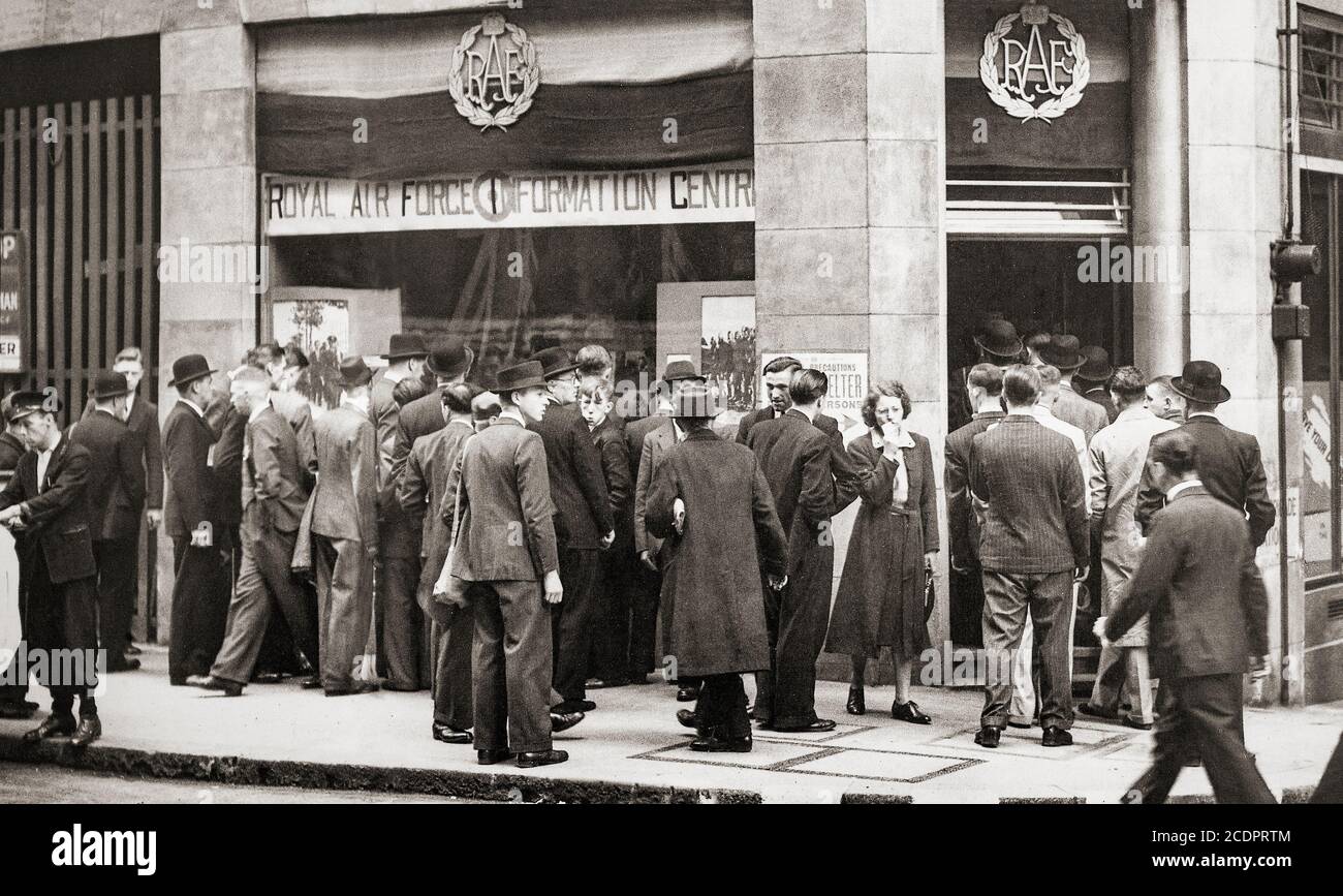 Volunteers await the opening the Royal Air Force (RAF) recruitment office in Cannon Street, London, shortly after the evacuation of Dunkirk in June 1940. RAF personnel where volunteers rarther than conscripts Stock Photo