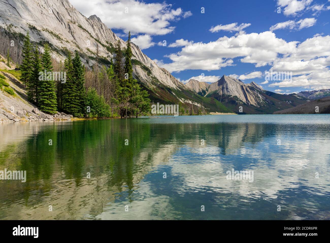 canada-medicine-lake-hi-res-stock-photography-and-images-alamy