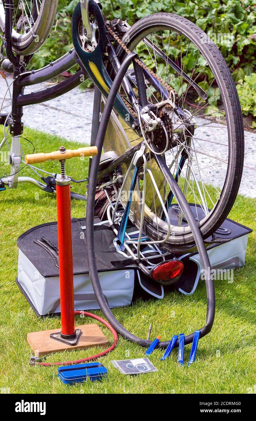Bicycle upside down flat tire repair 