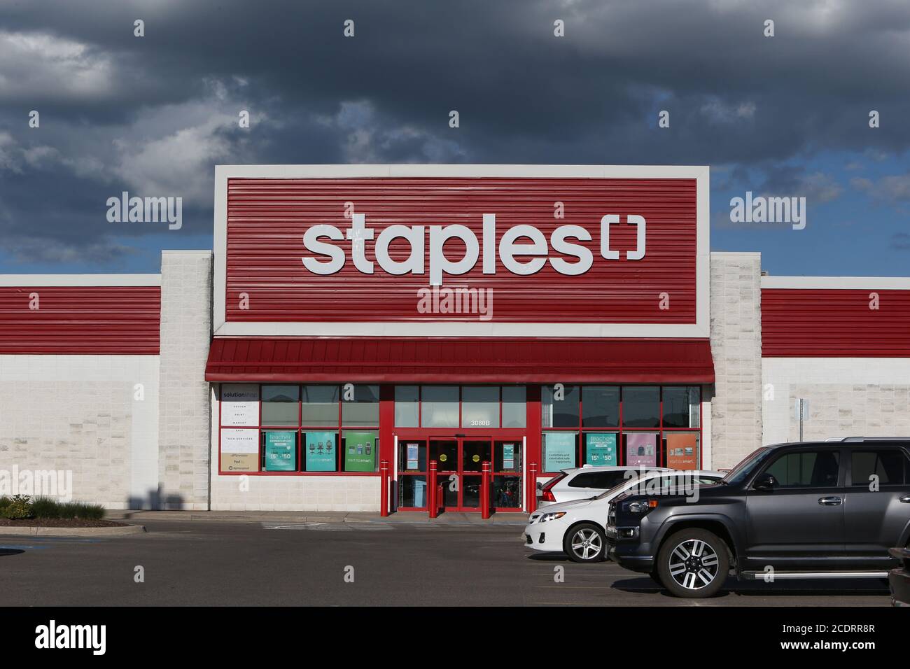 Staples Sign. London Ontario Canada Luke Durda/Alamy Stock Photo