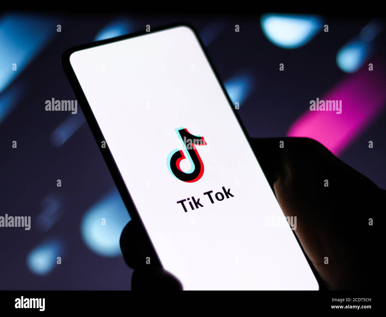 Tik tok phone screen hi-res stock photography and images - Alamy