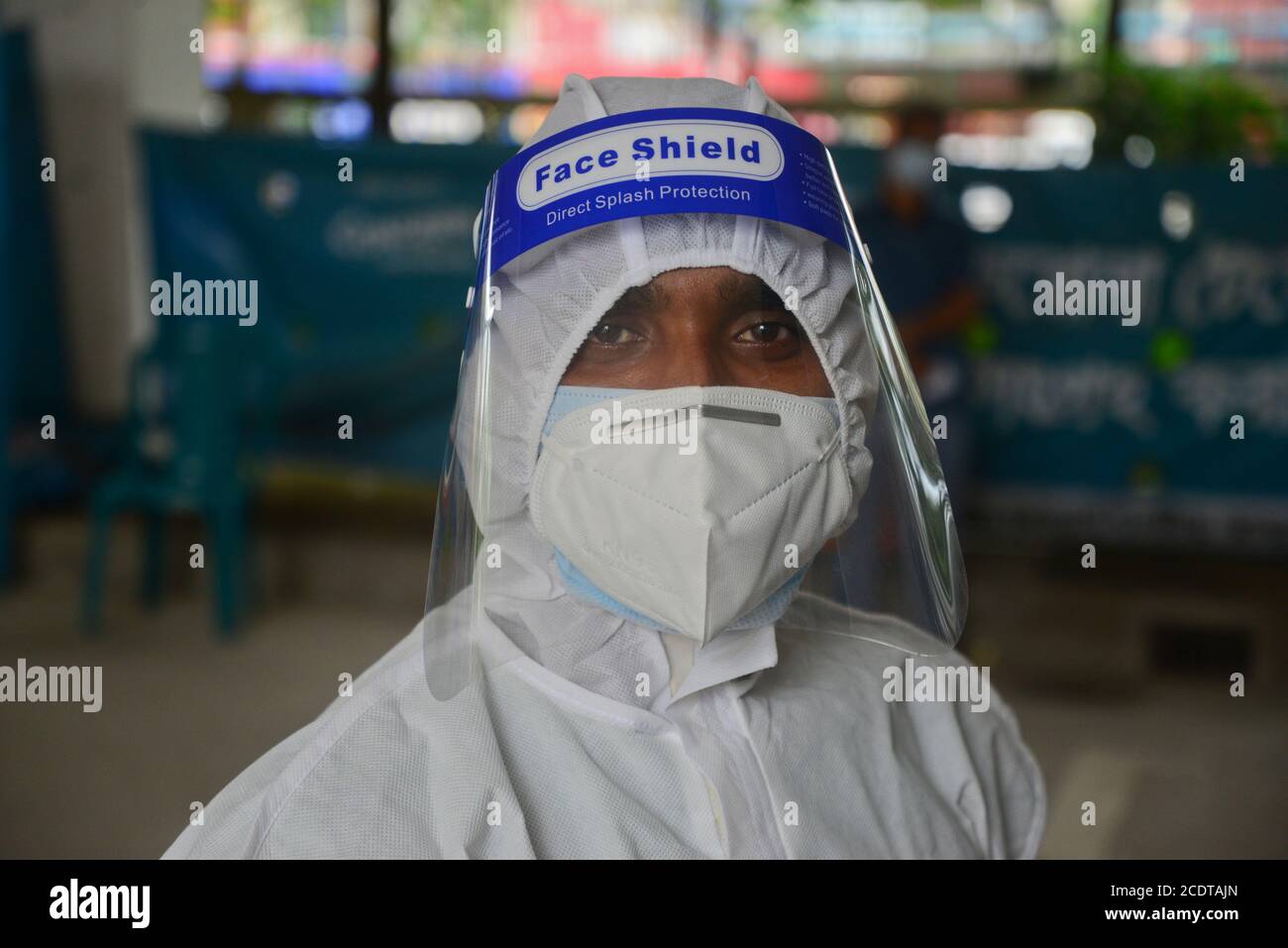 A Health worker wearing protective suits at Mugda Medical College and Hospital, amid the coronavirus pandemic in Dhaka, Bangladesh, on August 29, 2020 Stock Photo