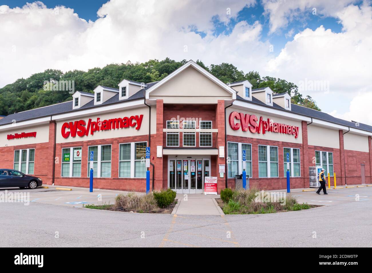 Pharmaceutical supply chain hi-res stock photography and images - Alamy