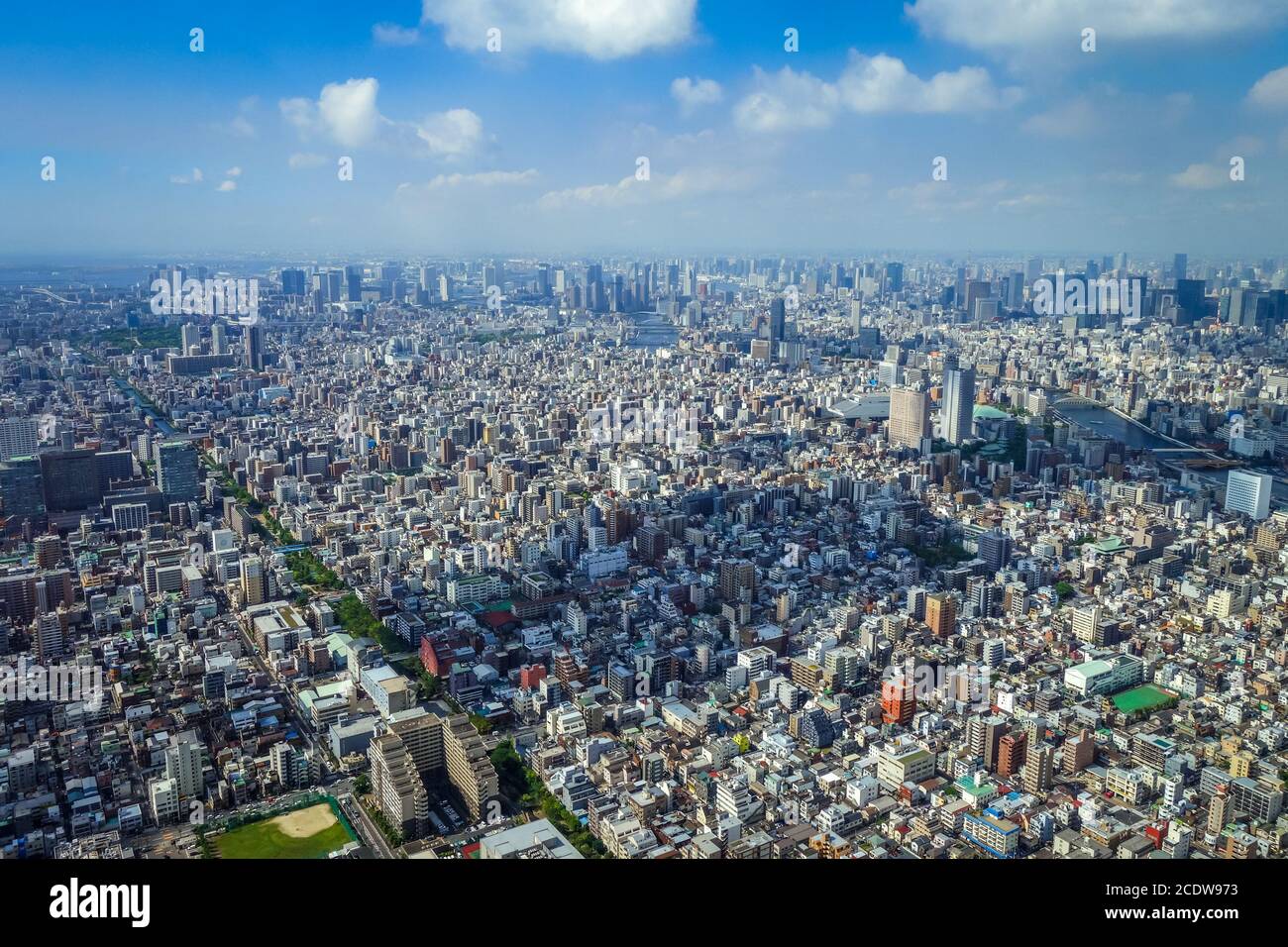 Tokyo city skyline hi-res stock photography and images - Alamy