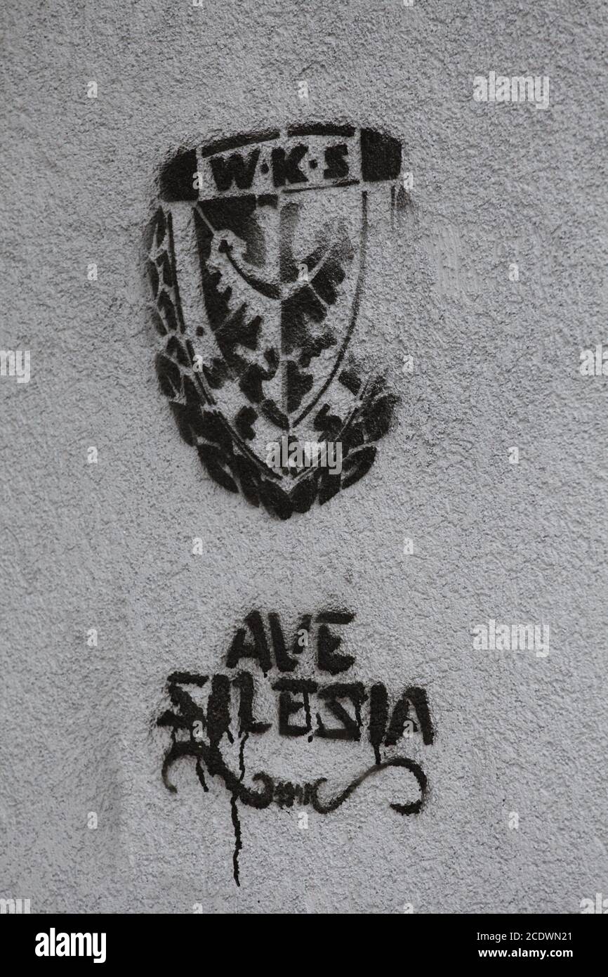 Ave Silesia ! - WKS Śląsk Wrocław;silesia wroclaw , graffiti an euner hauswand in zgorzelec Stock Photo