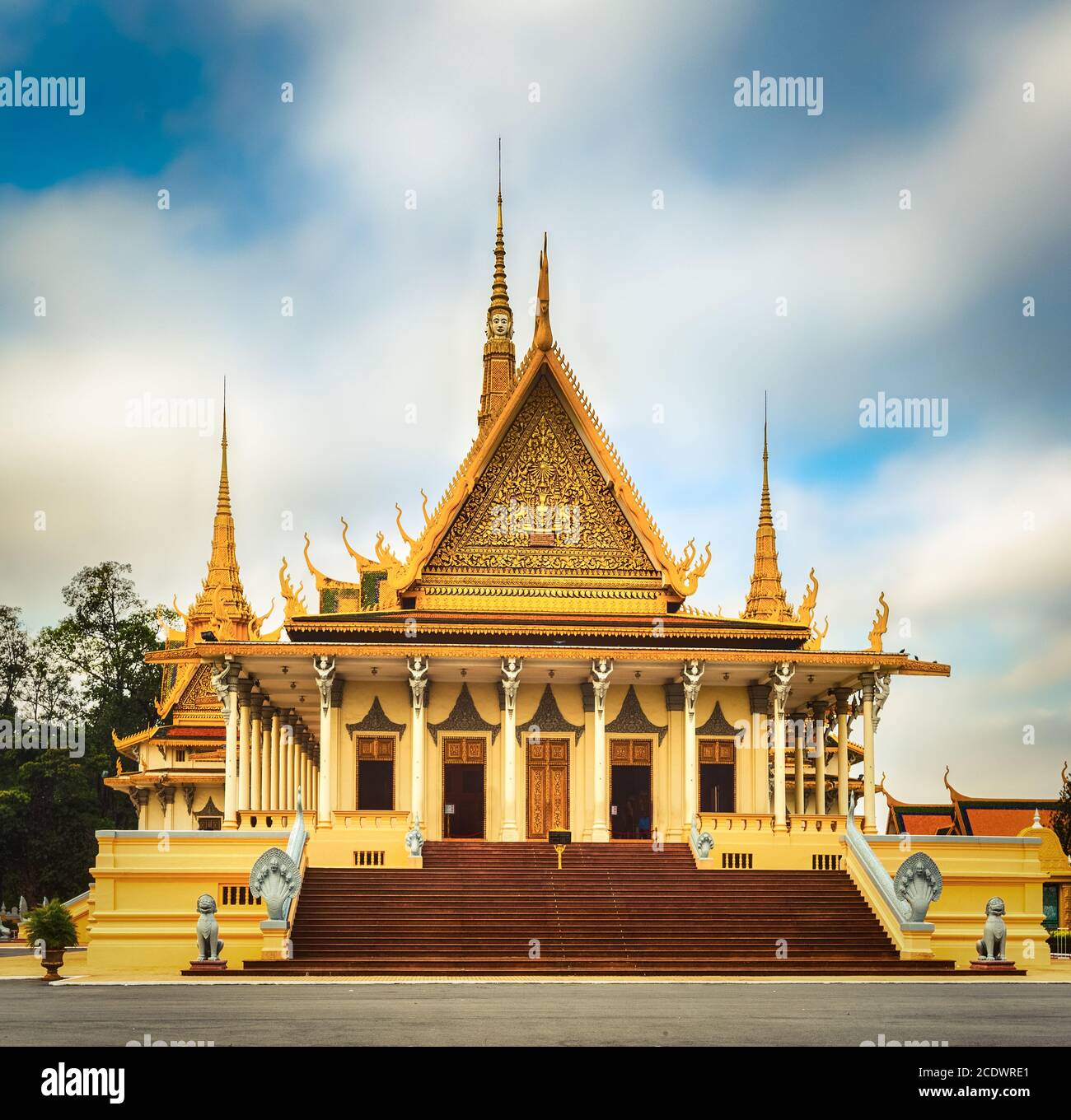 the-throne-hall-inside-the-royal-palace-in-phnom-penh-cambodia-stock