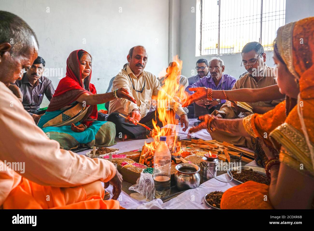 Hindu ritual hi-res stock photography and images - Alamy