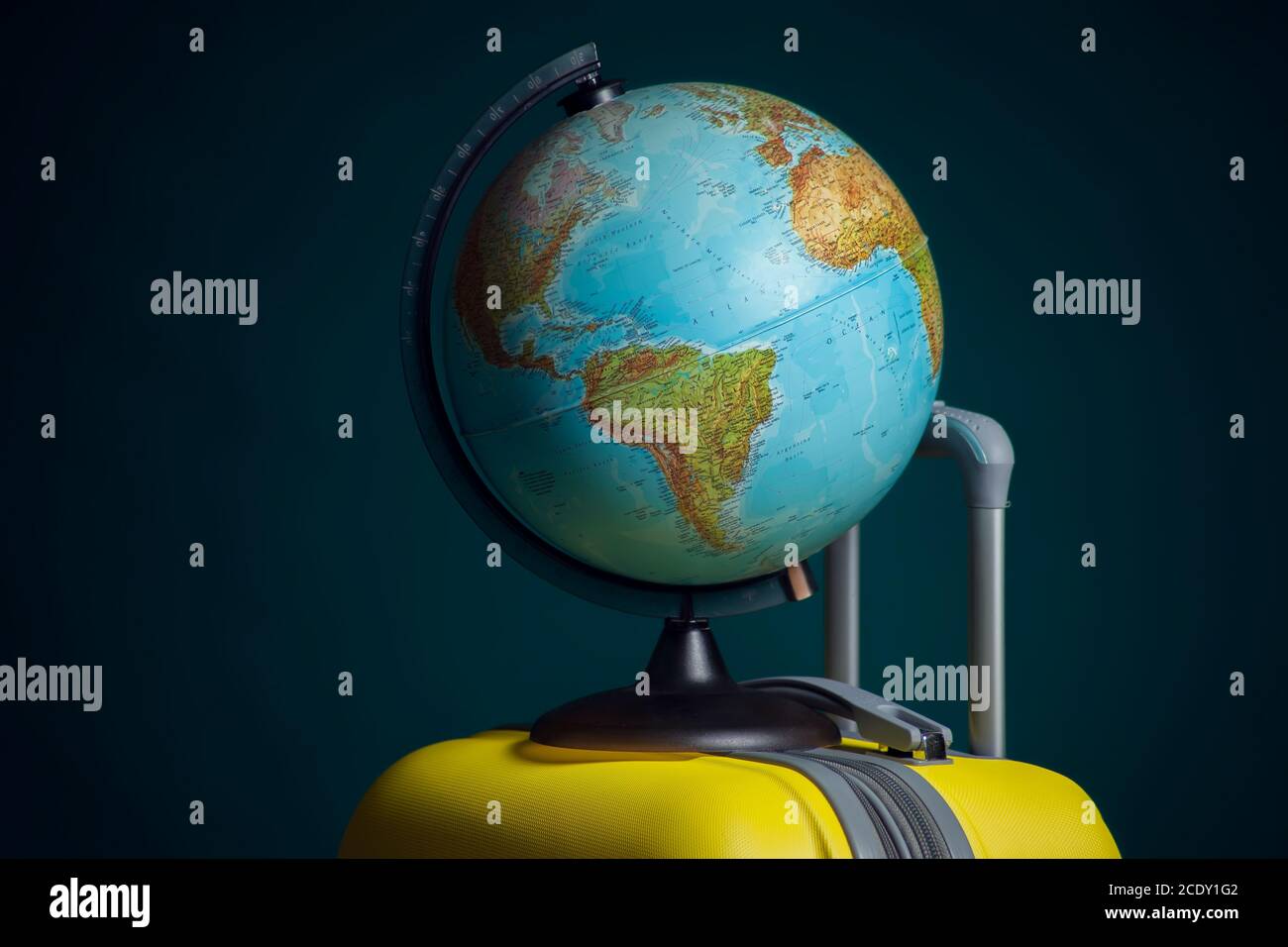 Vintage plane globe map hi-res stock photography and images - Alamy