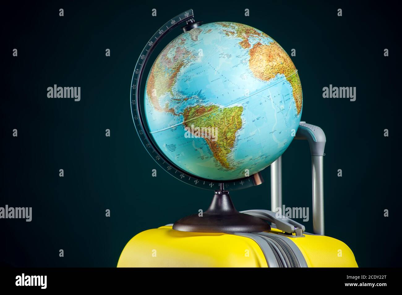 Vintage plane globe map hi-res stock photography and images - Alamy