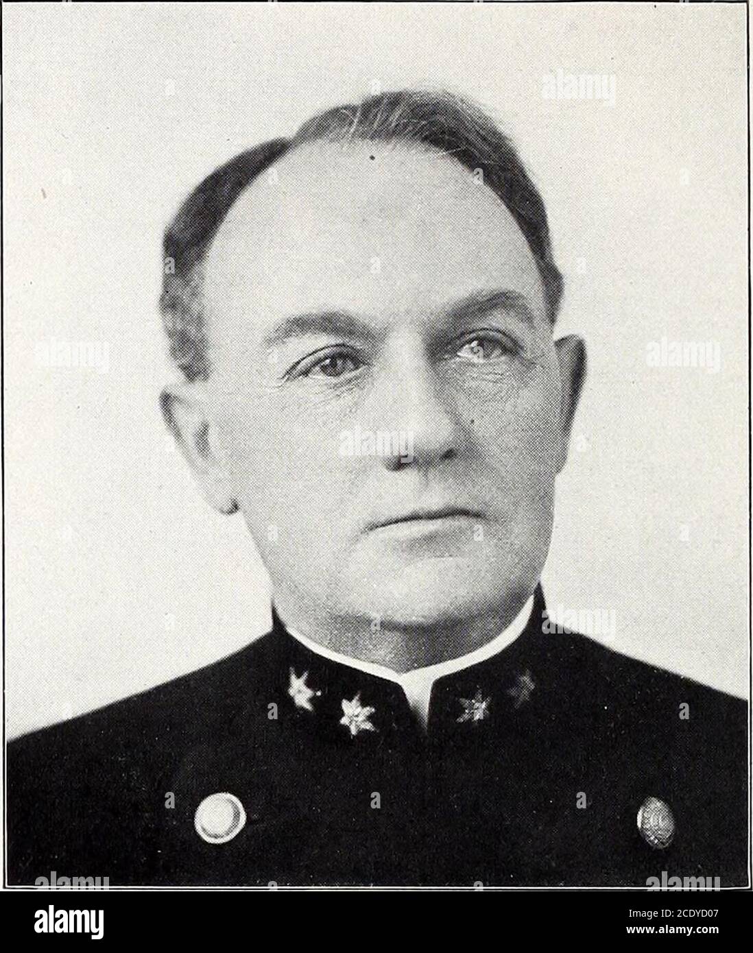 . Notable men of Illinois & their state . NEAL, BRENT BIGLOW, automobile dealer. Deoafur; b. Davton,O.. Feb. 17, 1879: s. Thomas L. and Juana (Achey) Neal; ed. St.John Coll., Los Angeles, Cal., Fordham Univ., New York (grad.1903): came to Decatur 1908: mem. B. P. O. E.: clubs, I. A. C,Edgewater Golf, Decatur Fishing: office, 240 E. Wood St., Decatur. CUDMORE, WILLIAM V., captain of police, Chicago: b. Chicago,Oct. 14, 18.57; s. Augustine and Fannie (Munn) Cudmore; ed. pub.schls.: appt. on police force 1884: sergeant of detectives 1892:lieutenant of detectives 1893: captain 1909: office. 1940 Stock Photo