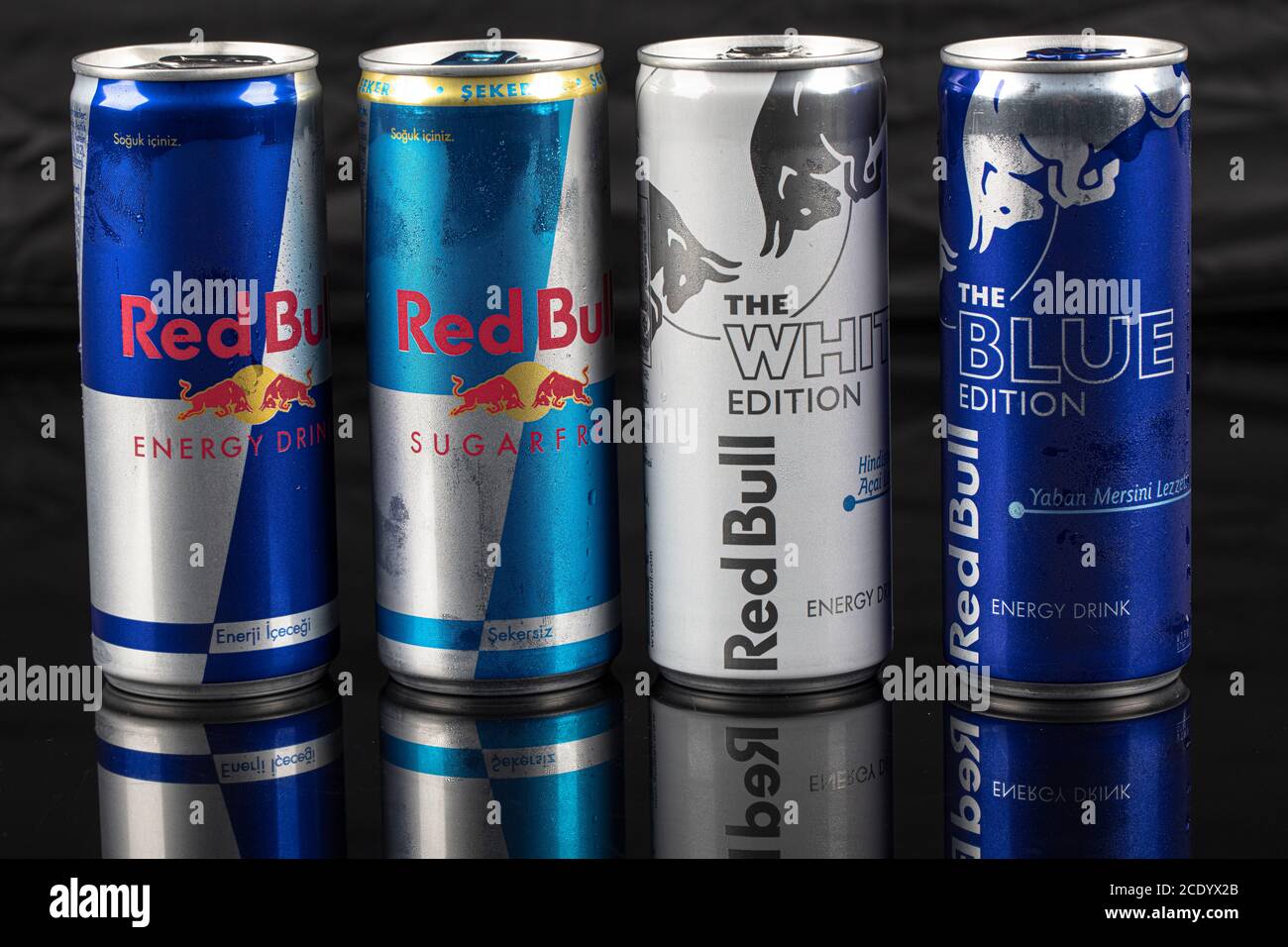 Chiếc lon Red Bull sẽ khiến cho bạn cảm thấy như đã sẵn sàng để chiến đấu với mọi thử thách. Hình ảnh Red Bull can này mang đến cho bạn một cảm giác mạnh mẽ và sự sống động của sản phẩm. Hãy xem hình ảnh để tận hưởng sức mạnh và năng lượng từ Red Bull.