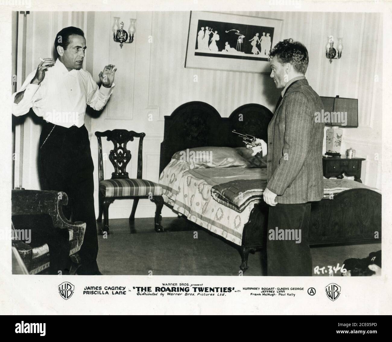 HUMPHREY BOGART and JAMES CAGNEY in THE ROARING TWENTIES 1939 director RAOUL WALSH original story / producer Mark Hellinger executive producer Hal B. Wallis Warner Bros. Stock Photo