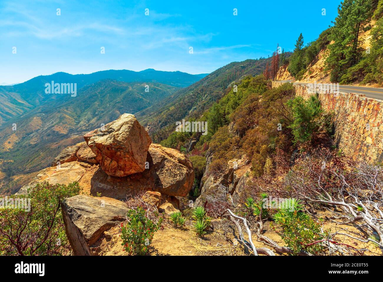 Kings river Canyon scenic byway Highway 180 in Kings Canyon National ...