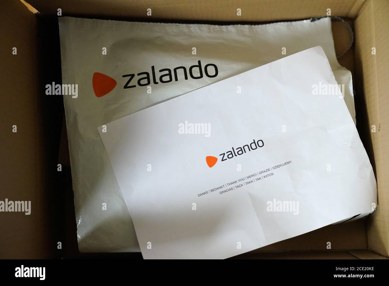 Zalando box High Resolution Stock Photography and Images Alamy
