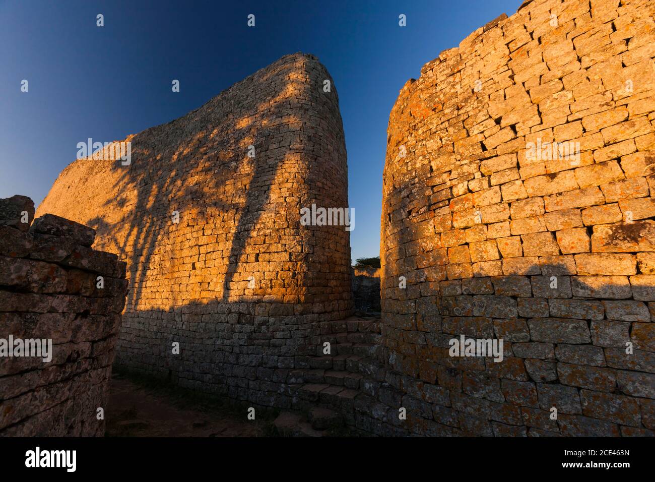 Great Zimbabwe ruins, great wall and entrance of  'the Great Enclosure', ancient capital of Bantu civilization, Masvingo Province, Zimbabwe, Africa Stock Photo