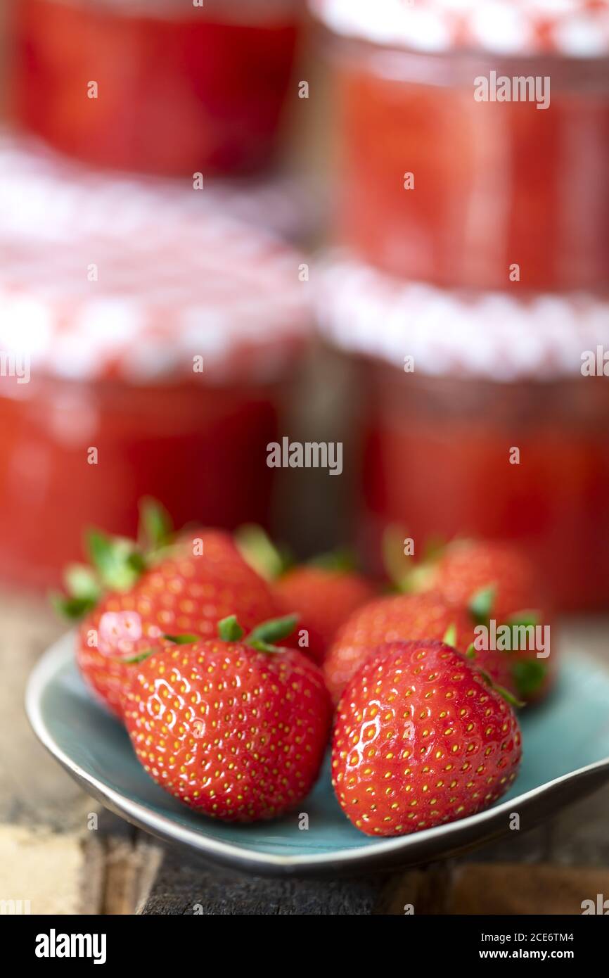 Strawberry jam on wood Stock Photo - Alamy