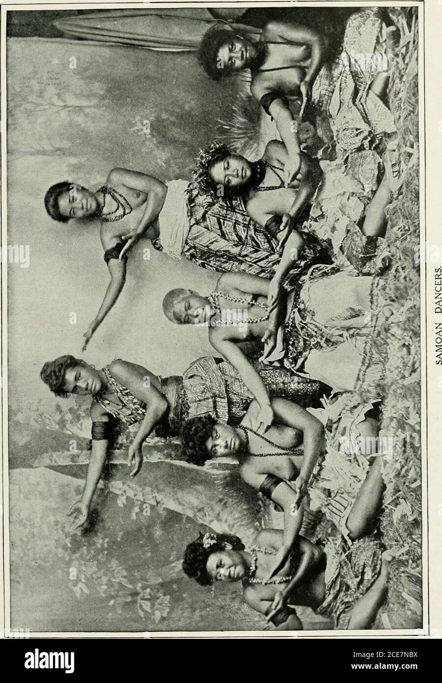Tirage Argentique Vintage Polynésie - Jeunes Filles Natives, Circa 1910, Format 12x13cm