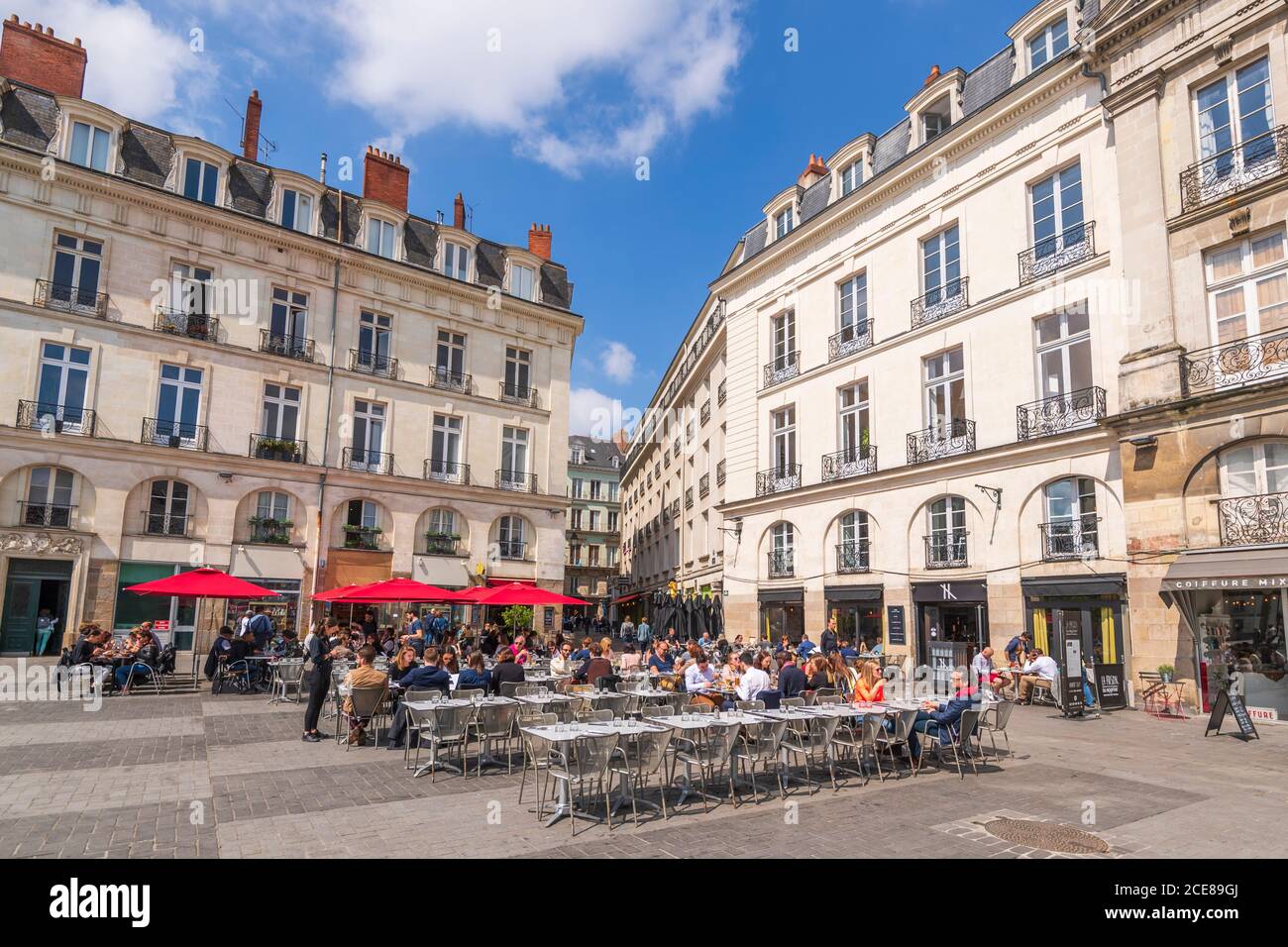 Brest (north-western France): buildings facades and cafe terraces in 'place Bouffay' square, in the historic centre Stock Photo