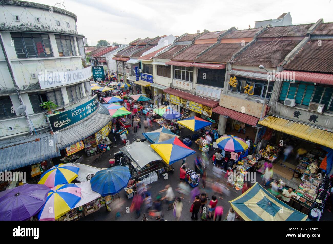 Georgetown Penang Malaysia Aug 14 2016 People Move At The Morning Market At Jalan Kuala Kangsar Stock Photo Alamy