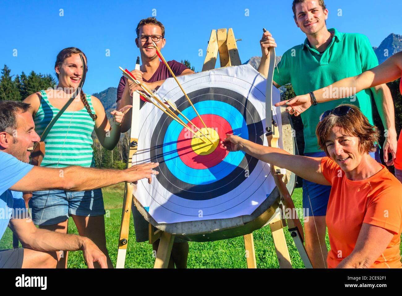 Teambuilding-Event -  Bogenschießen Stock Photo