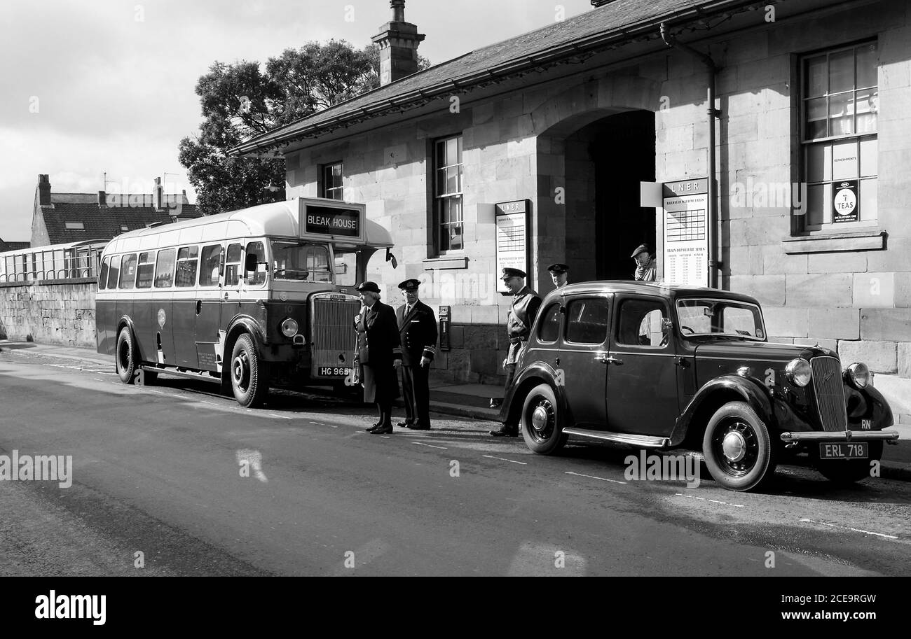 Leyland Bus & Austin 10 (wartime transport) Stock Photo