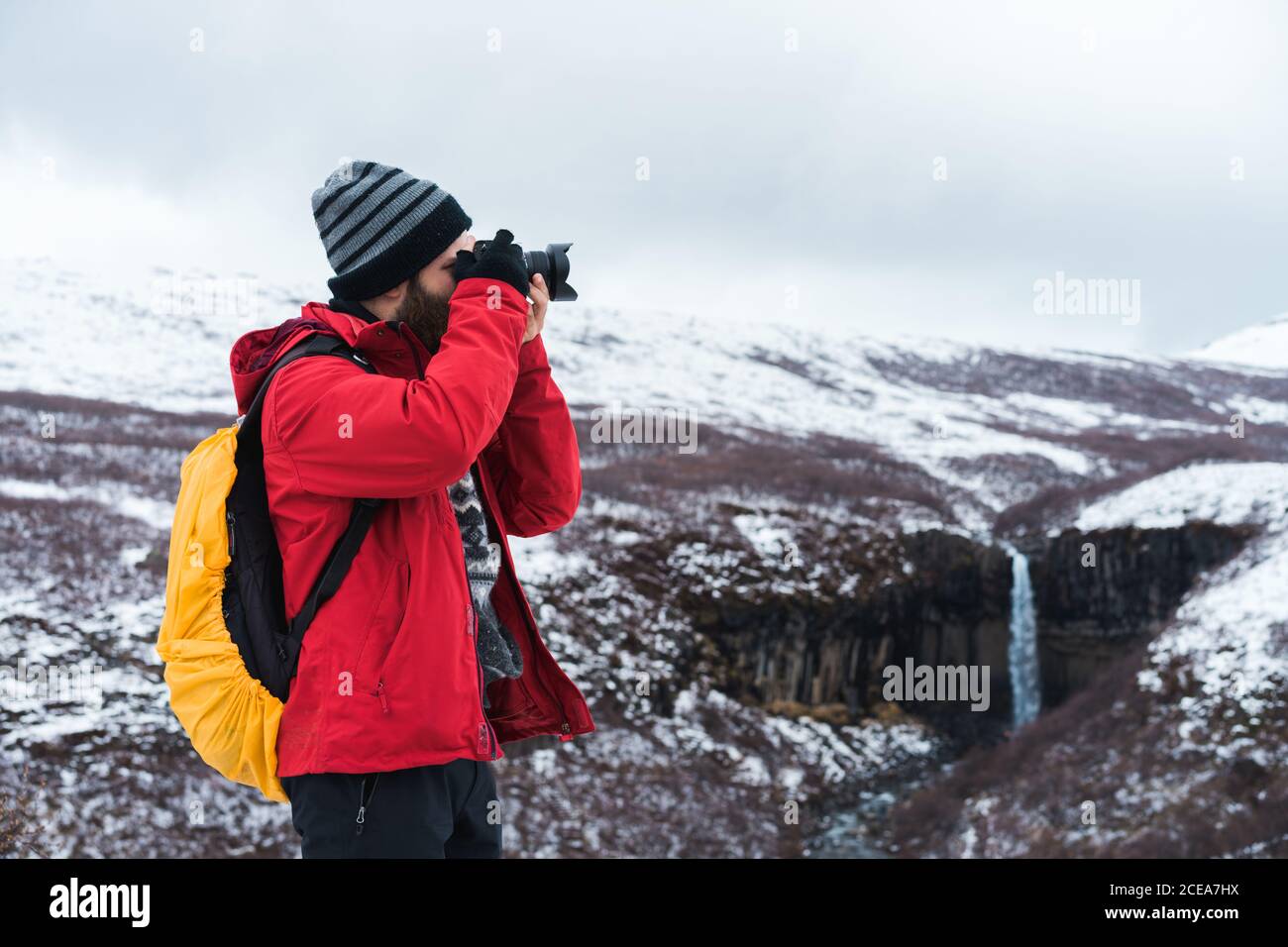 Man using camera in hi-res stock photography and images - Alamy