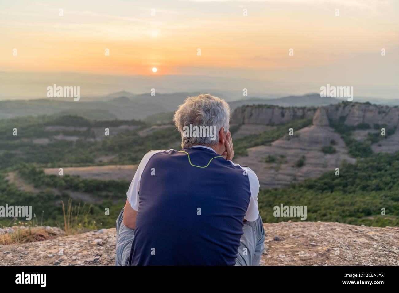 Man on rock view hi-res stock photography and images - Alamy