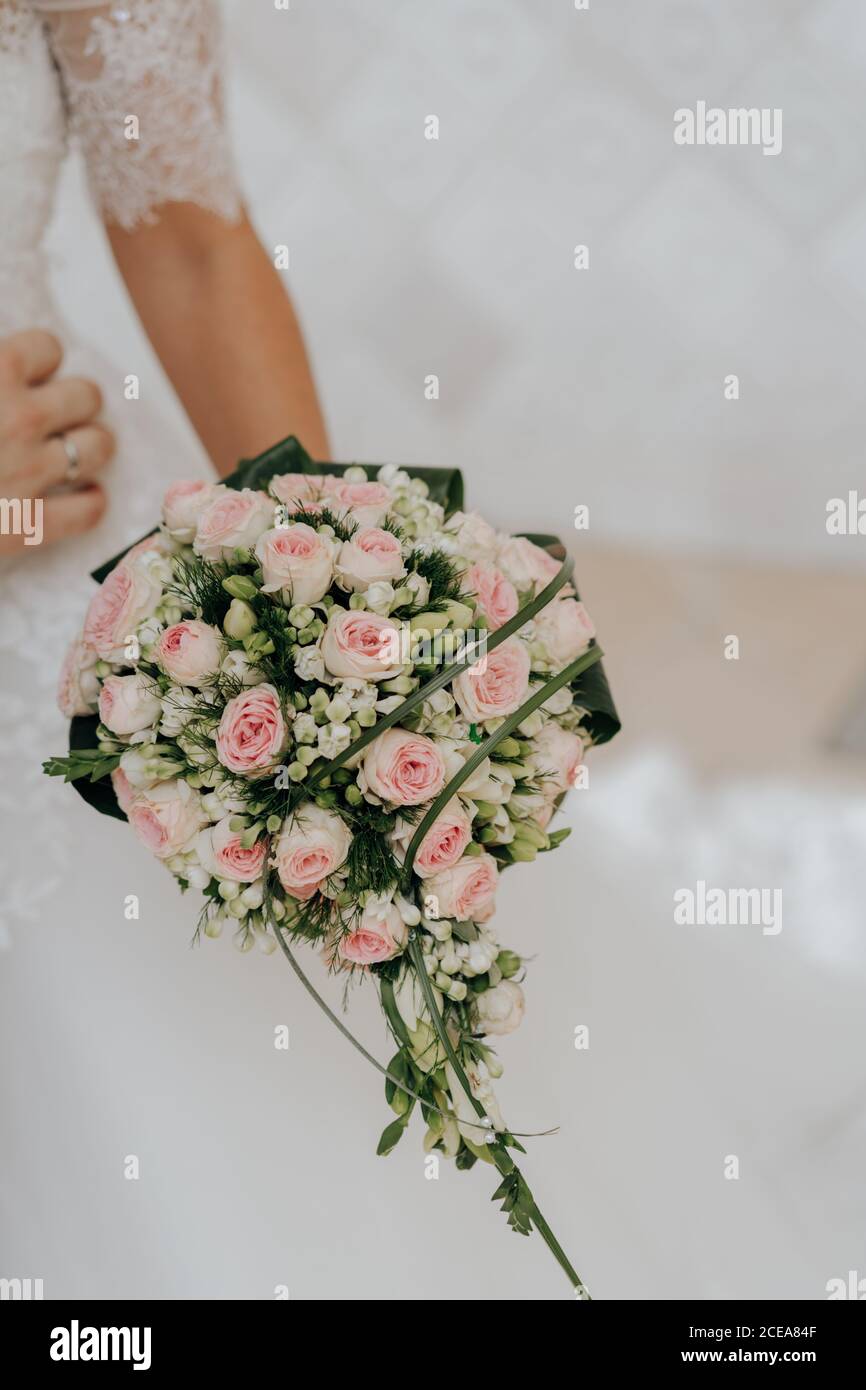 Faceless bride hi-res stock photography and images - Alamy