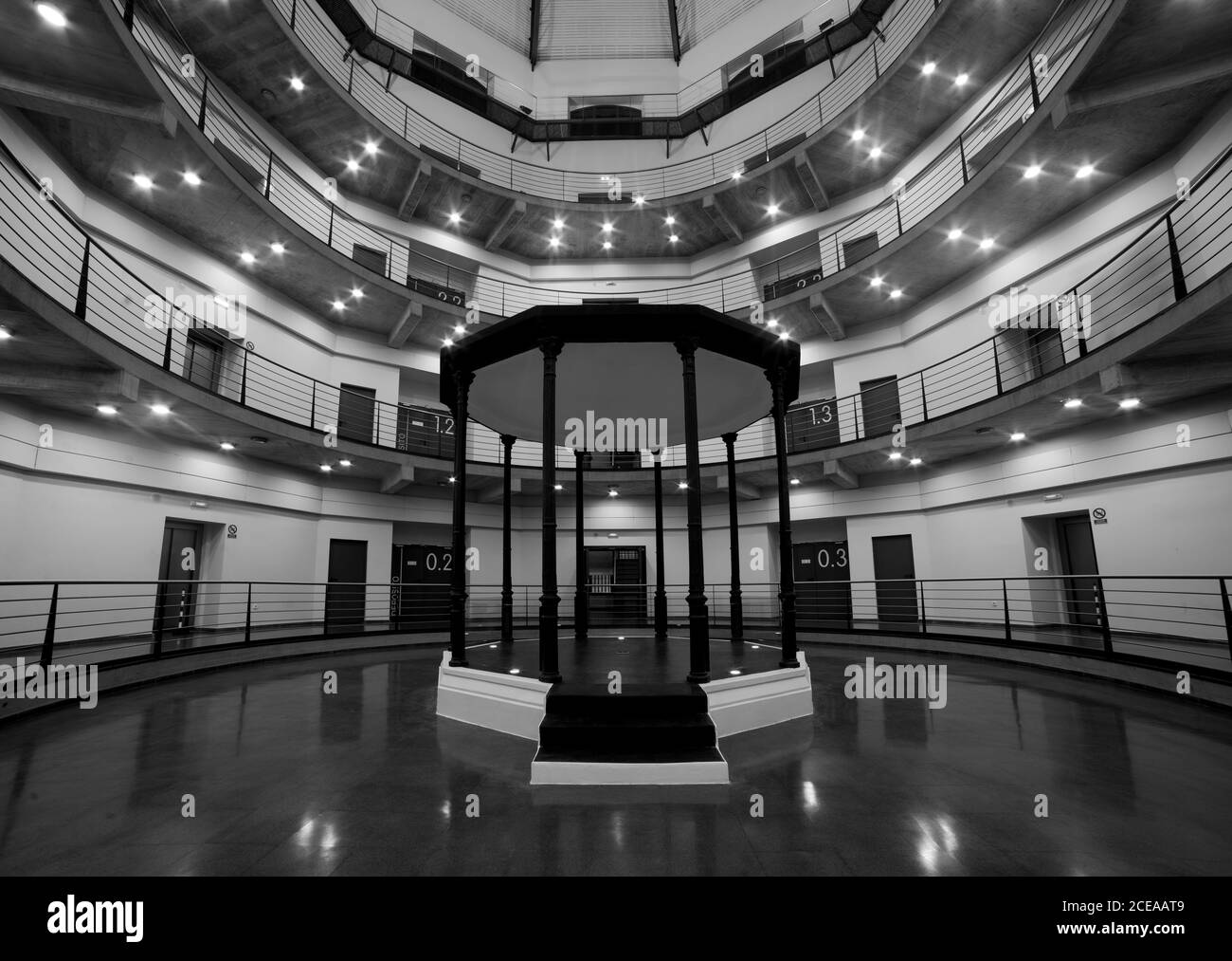 Inside gazebo hires stock photography and images Alamy