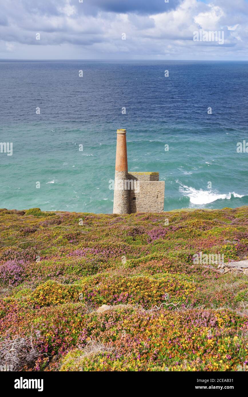 Ruins of the Towanroath Shaft Pumping Engine House on the site of the former Wheal Coates tin mine - Cornwall, UK Stock Photo