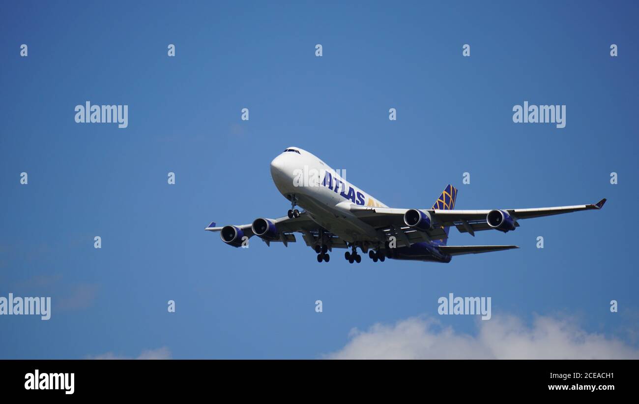 Atlas Air Boeing 747 cargo plane prepares to land at Chicago O'Hare