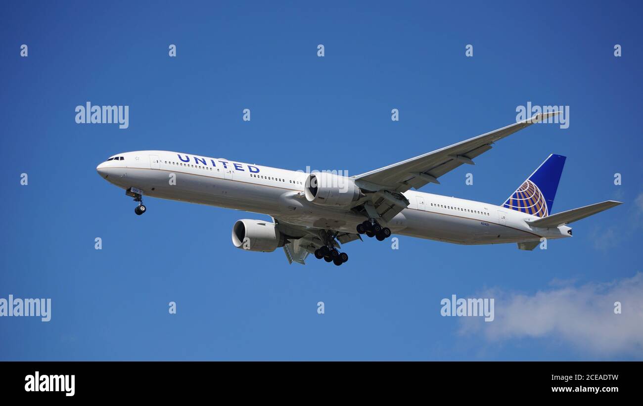 United Airlines Boeing 777322 prepares for landing at Chicago O'Hare
