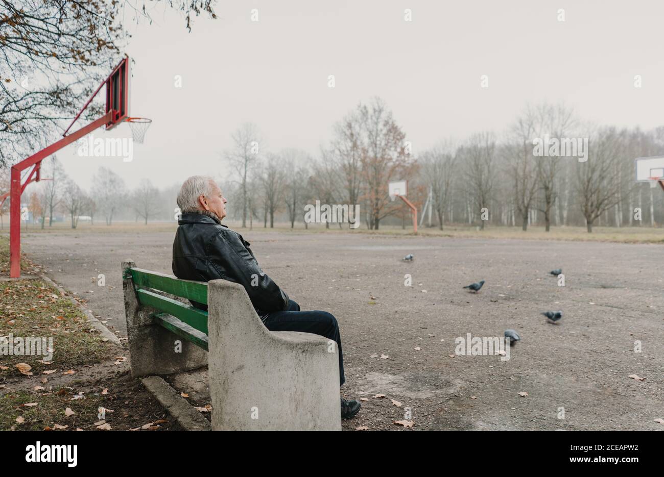 Senior man in leather jacket hi-res stock photography and images - Alamy