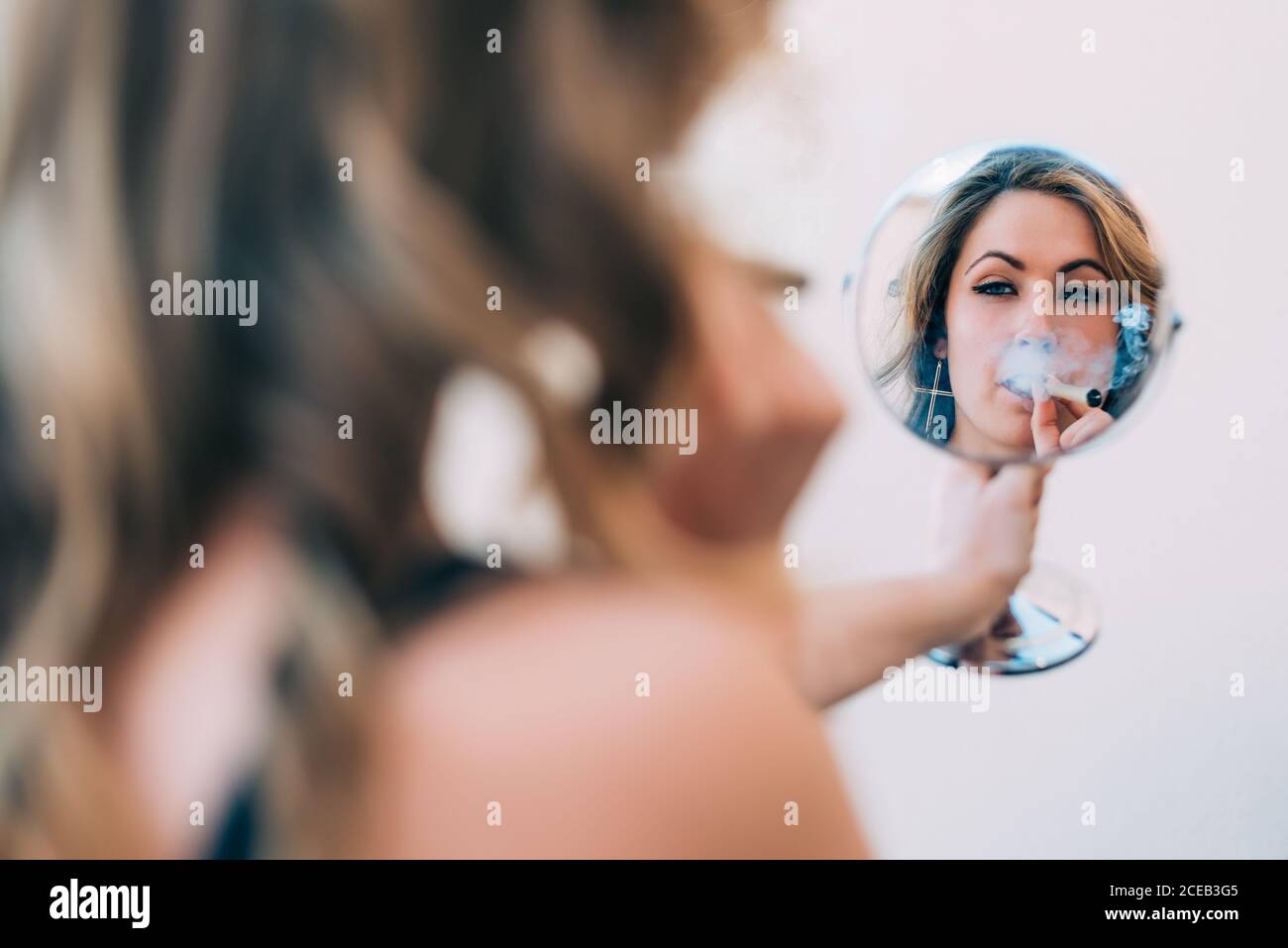 Young people smoking weed hi-res stock photography and images - Alamy