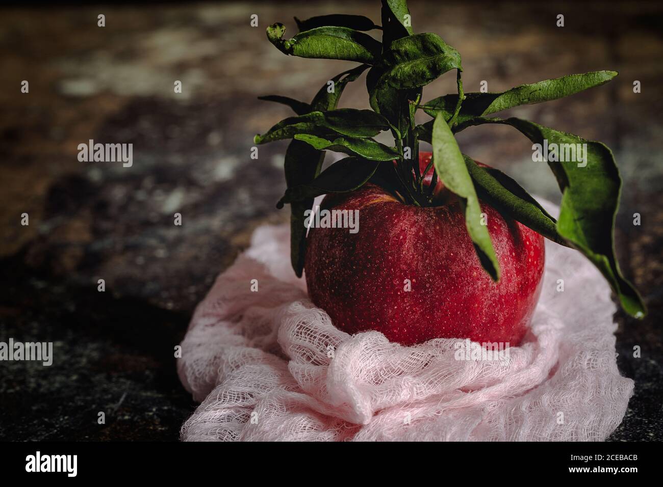 Red Apple Rawa Raw Red apple on dark table. Healthy food. Detox Stock Photo - Alamy
